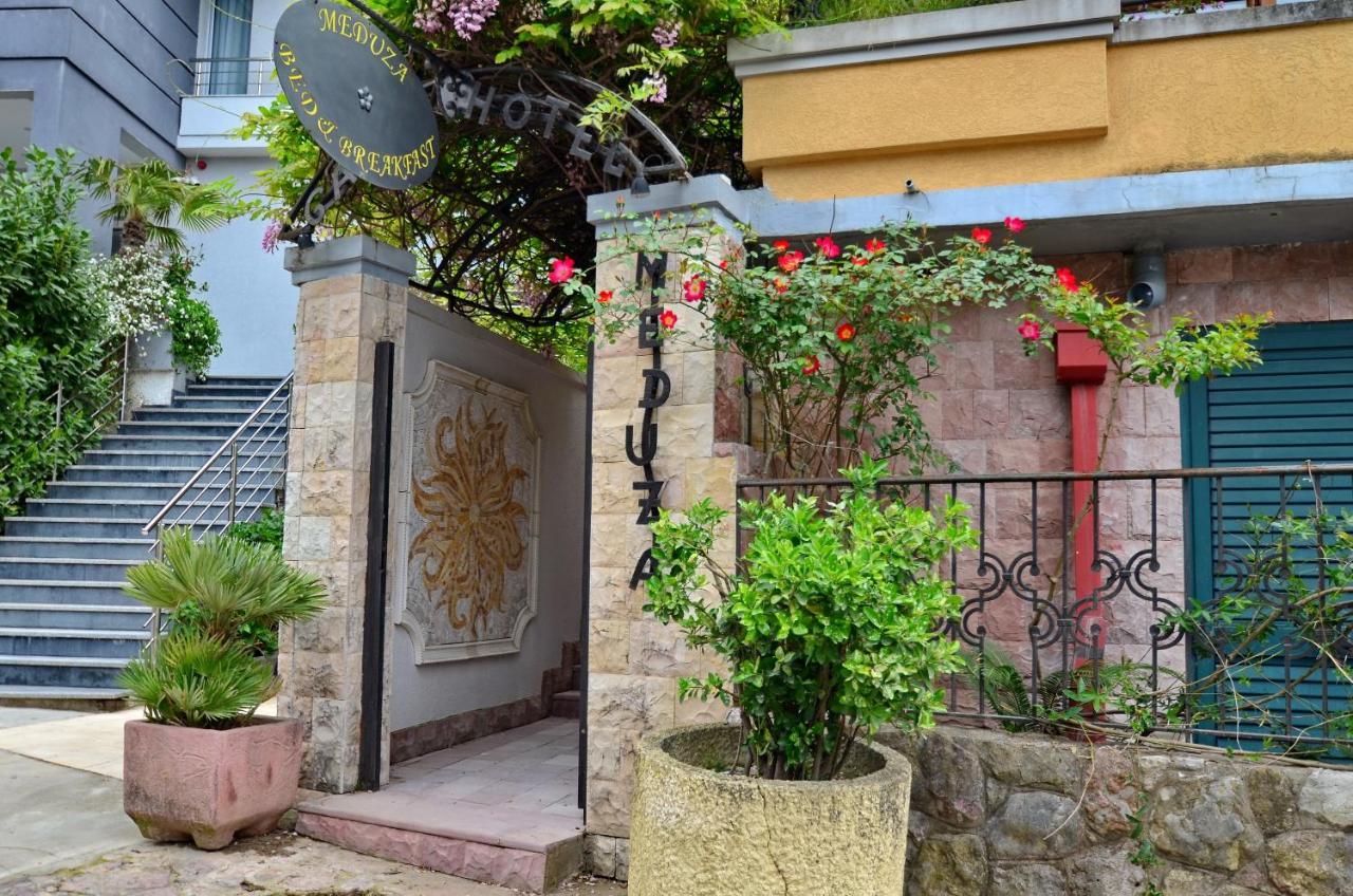 Hotel Meduza Bečići エクステリア 写真