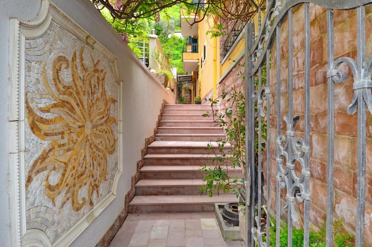 Hotel Meduza Bečići エクステリア 写真