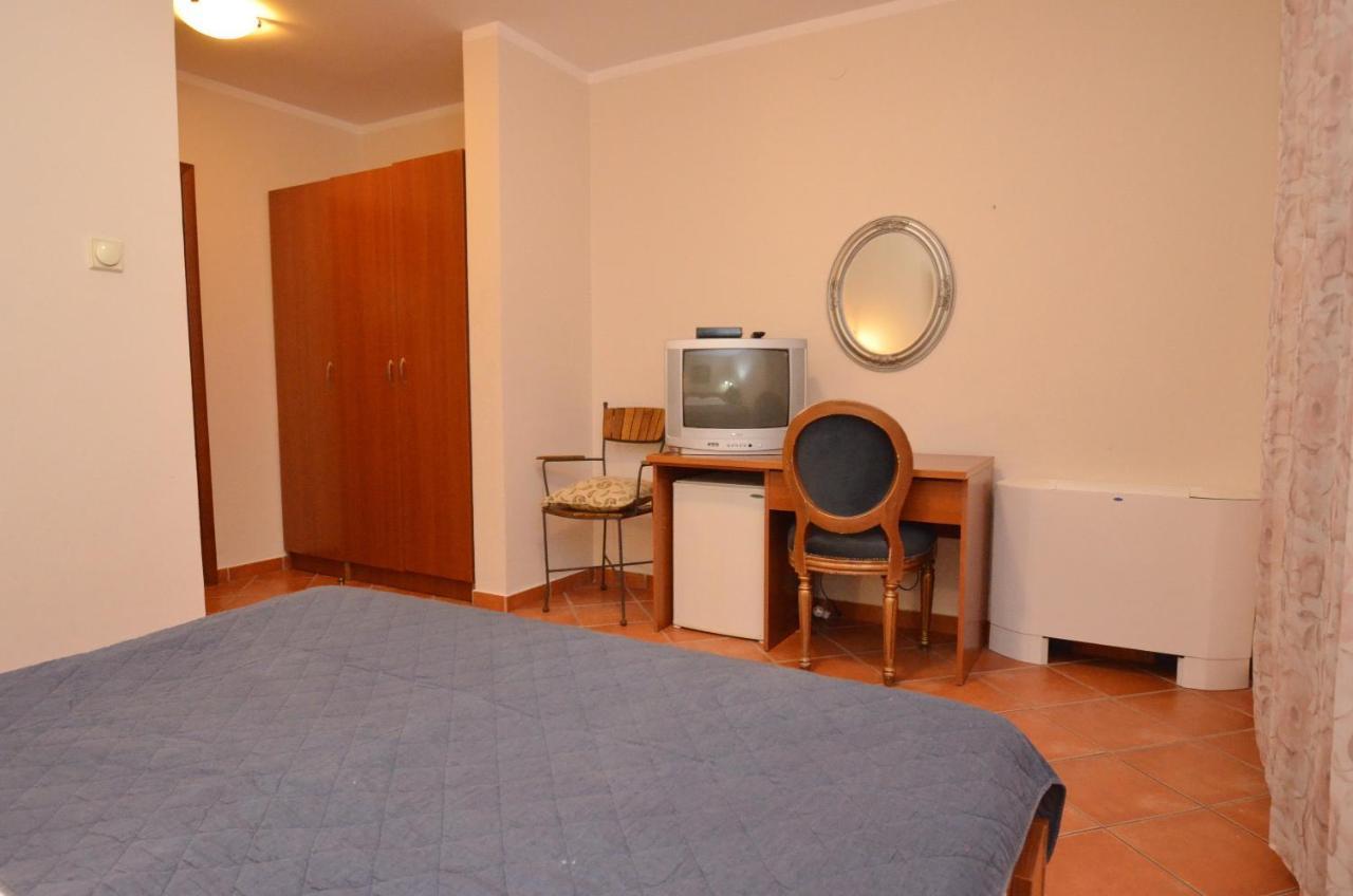 Hotel Meduza Bečići エクステリア 写真