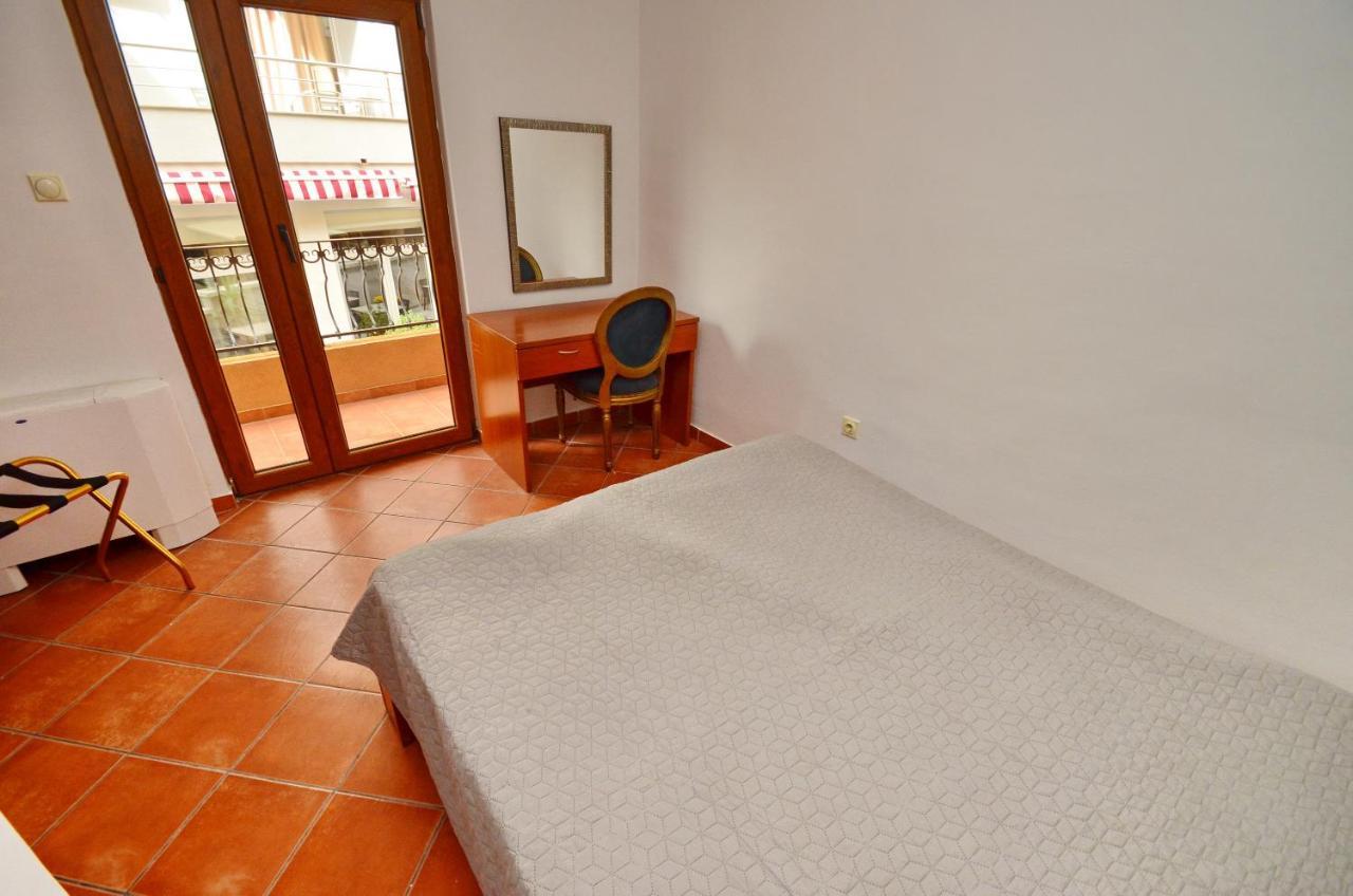 Hotel Meduza Bečići エクステリア 写真